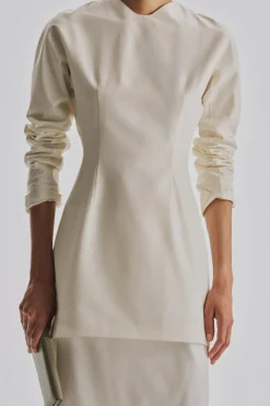 Elione Top