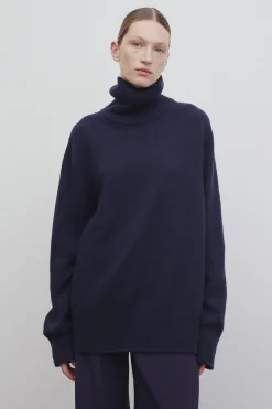 Stepny Turtleneck