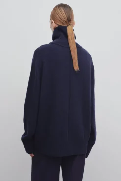 Stepny Turtleneck