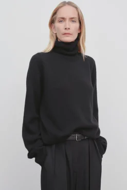 Stepny Turtleneck